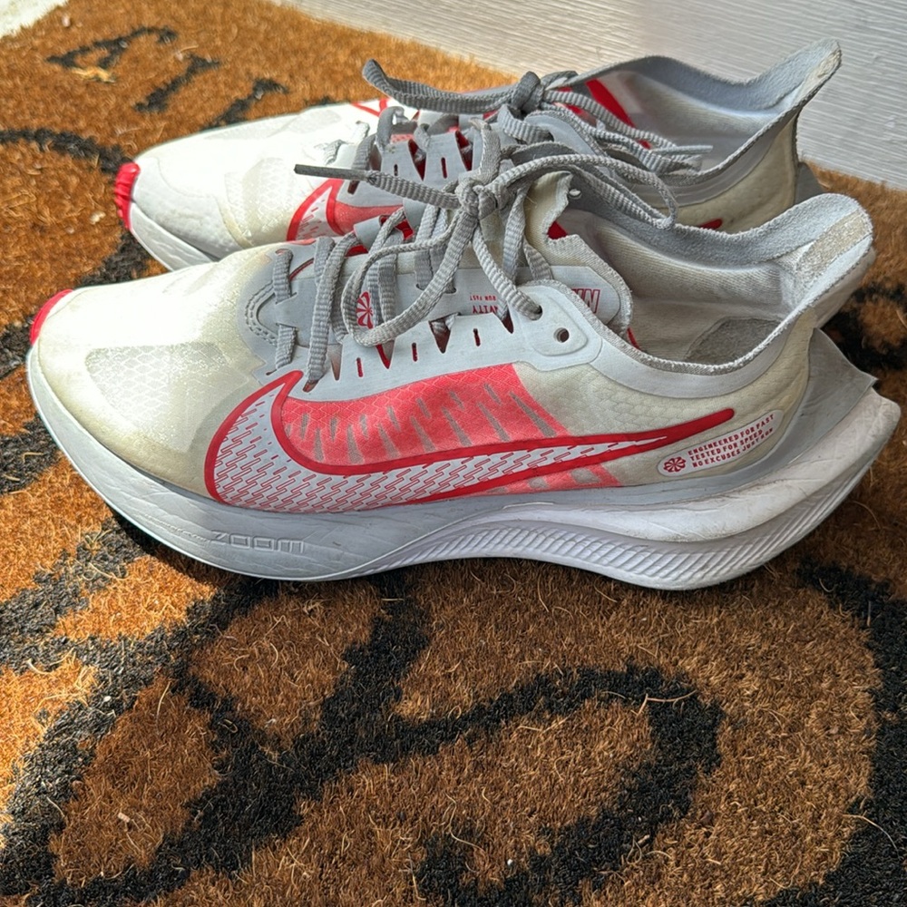 Nike Zoom Gravity Running Shoes